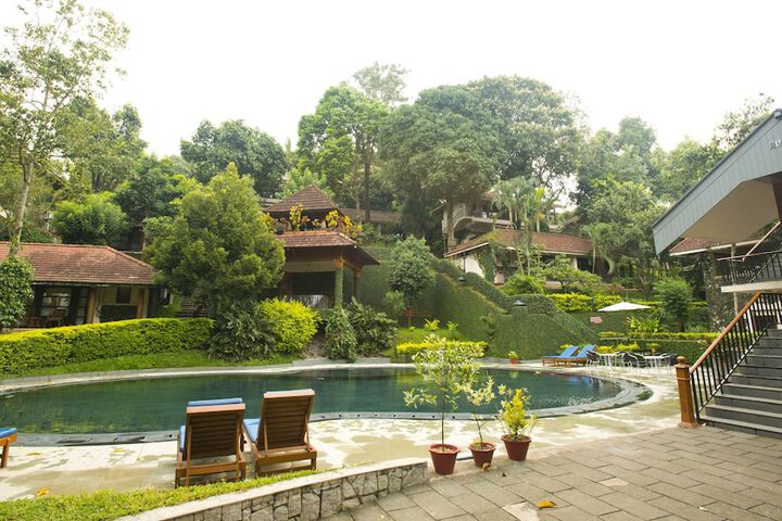 Pool Hotel