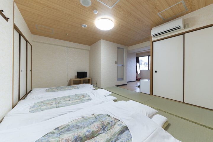 Room 12 of 62
