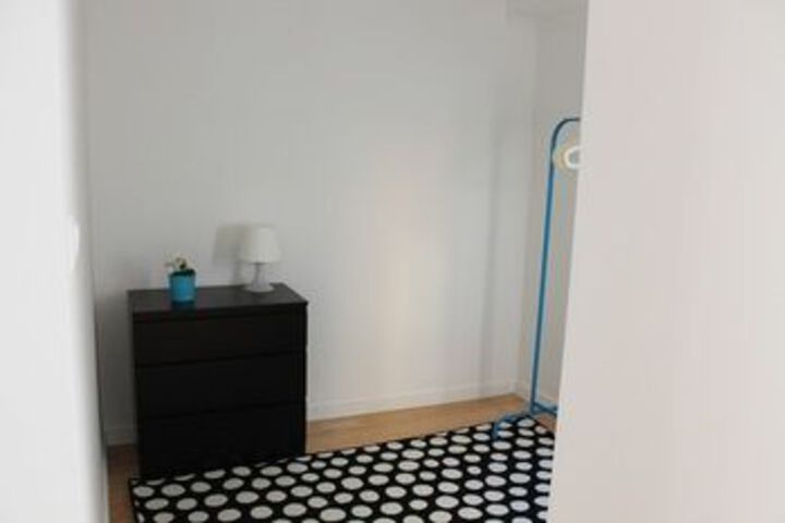 Room 34 of 60