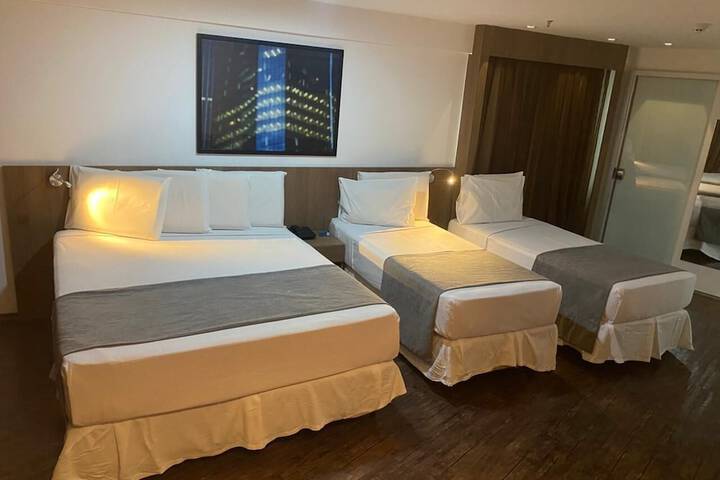 Room 43 of 99