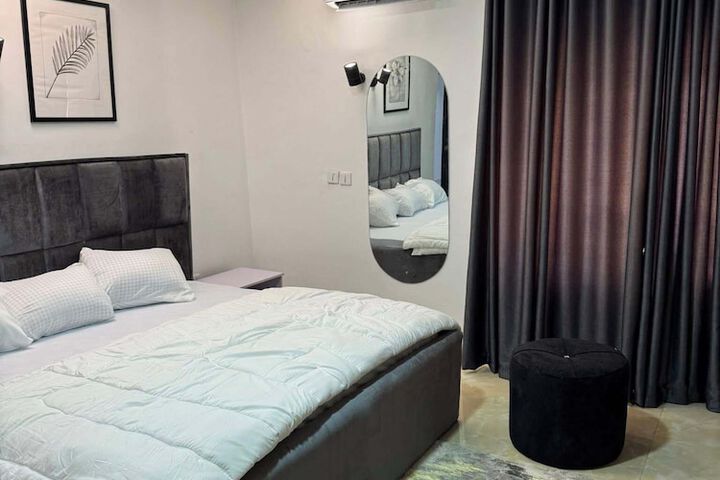 Room 7 of 40