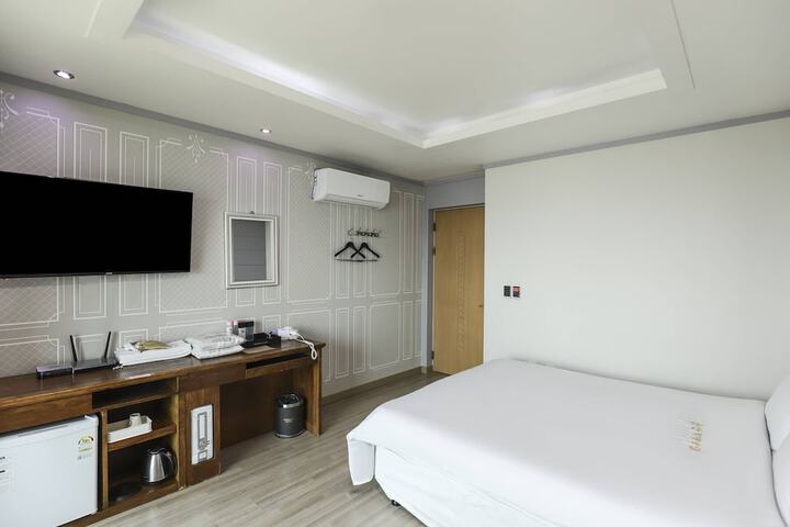 Room 11 of 47