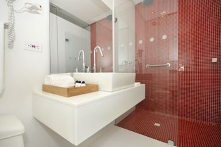 Room 3 of 50