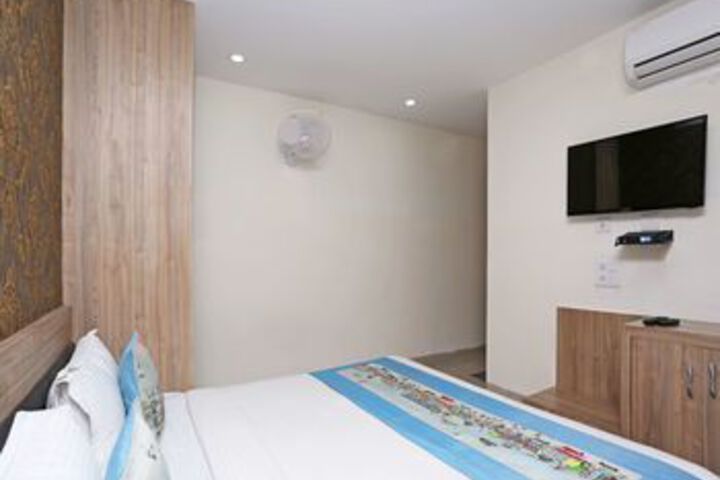 Room 13 of 25