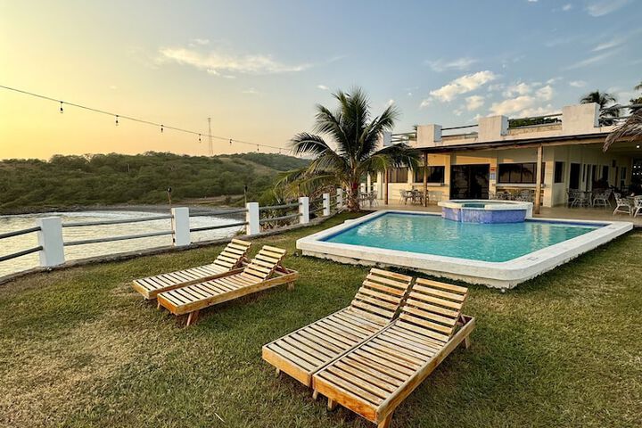 Paradise Surf Hotel
