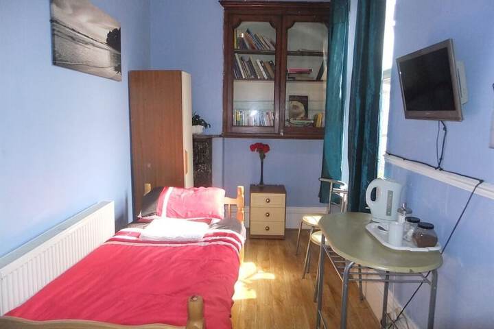 Room 10 of 22