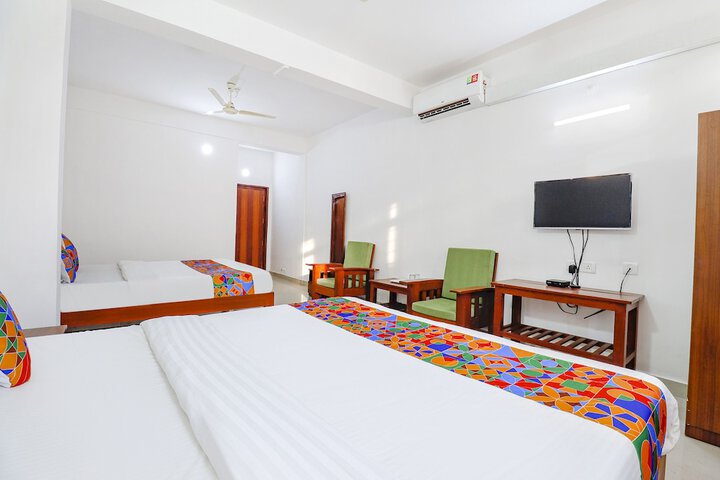 Room 11 of 28