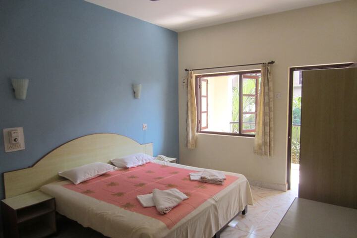 Room 4 of 35