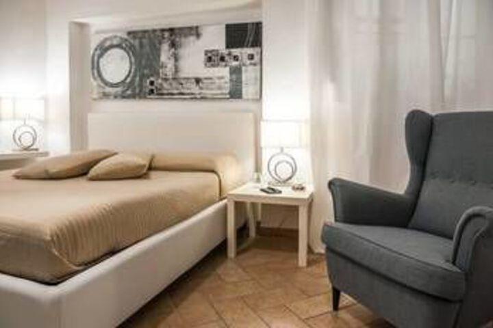 Room 7 of 11