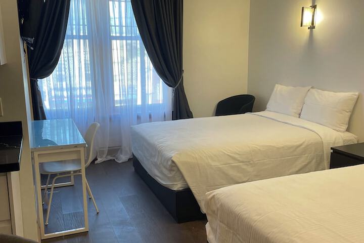 Room 10 of 36