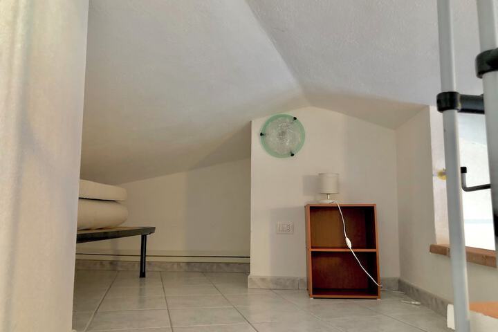 Room 7 of 50