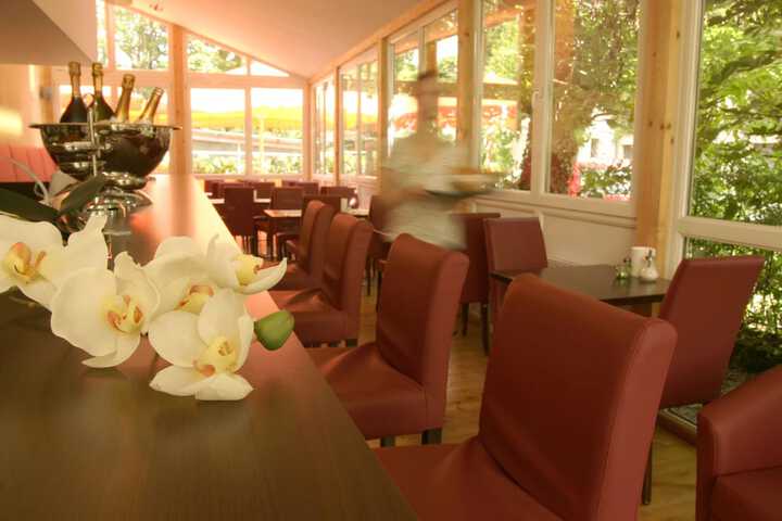 Dining 57 of 86