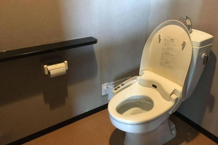 Clean Restrooms