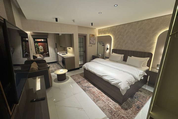 Room 25 of 61