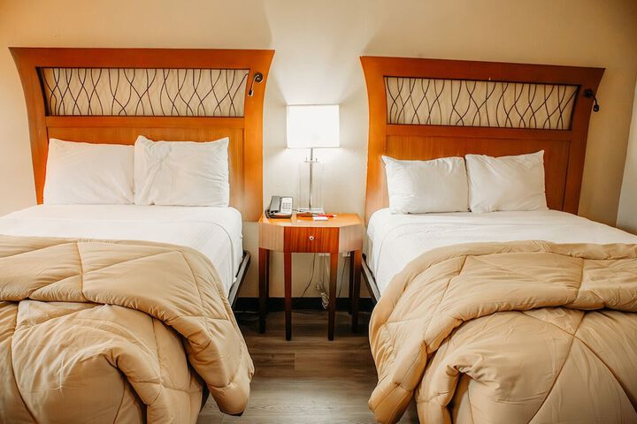 2 Double Beds (4 of 12)