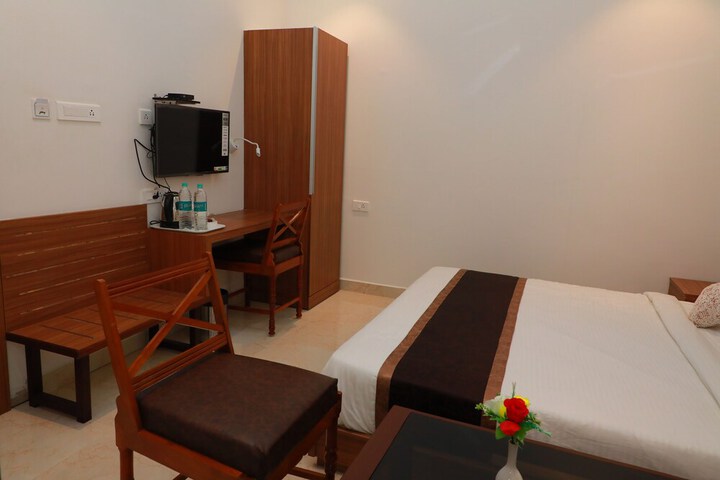 Room 8 of 21