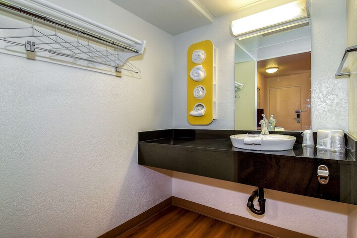 1 Double Bed (2 of 26)