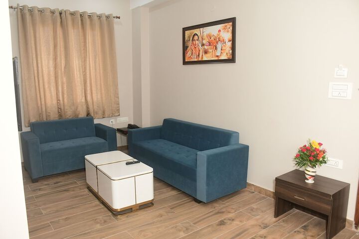 Room 6 of 28