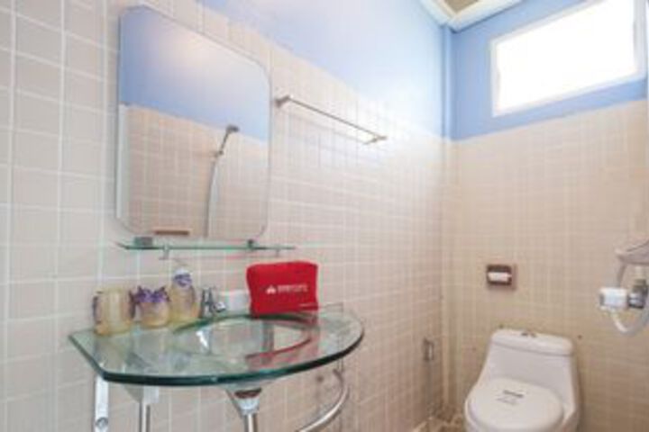 Room 4 of 31