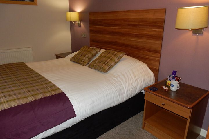 Room 4 of 36
