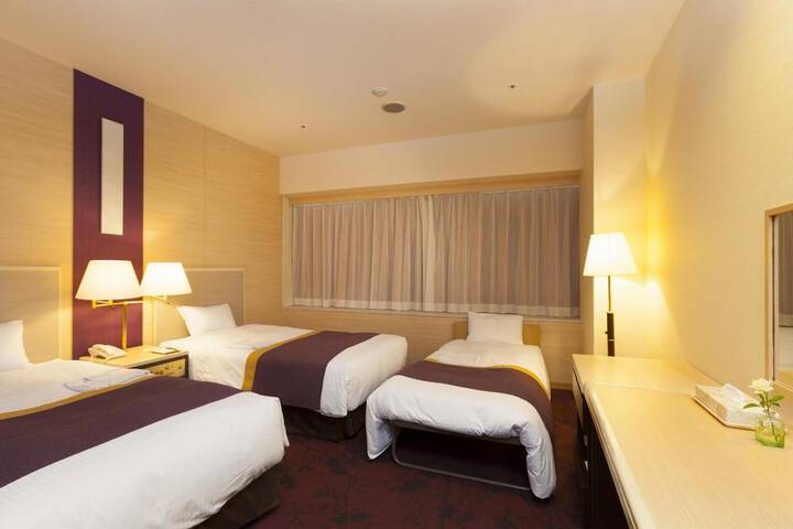 Room 9 of 31