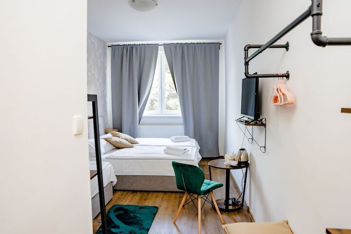 Room 57 of 106