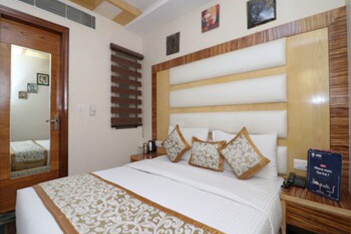 Room 13 of 24