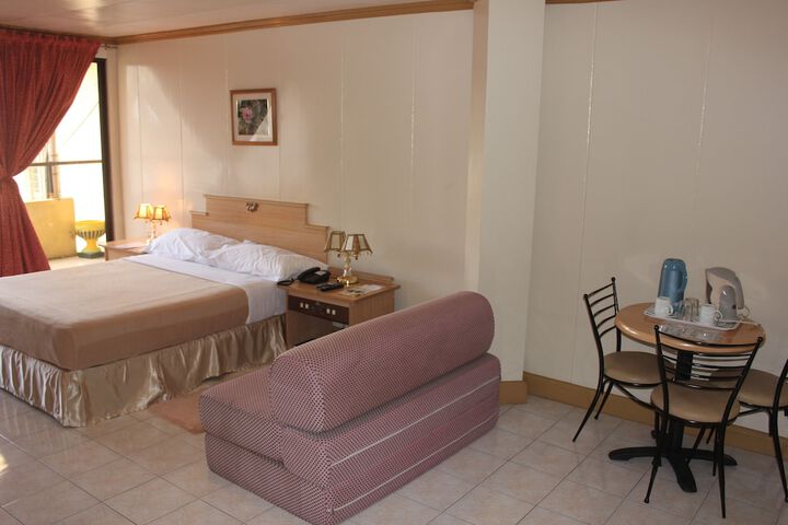 Room 33 of 66