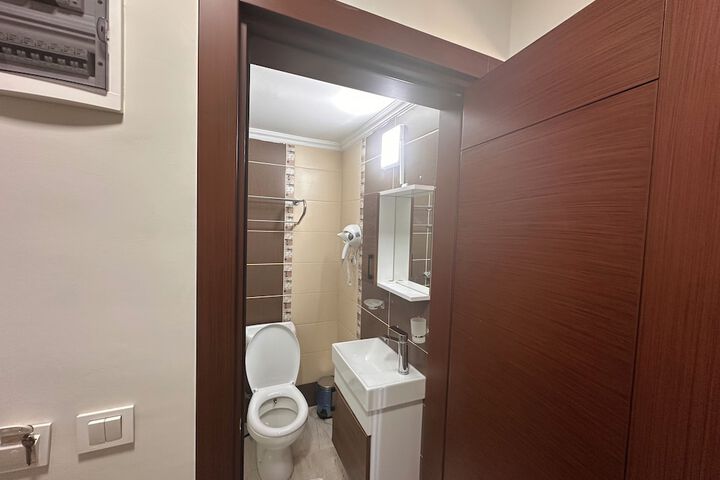 Room 153 of 171