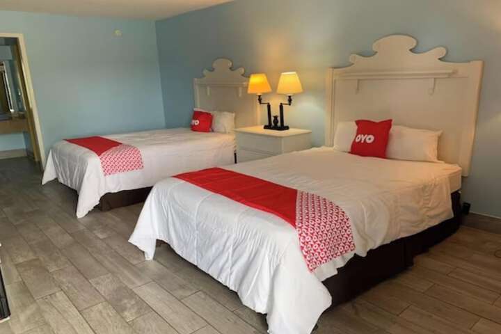 2 Double Beds (8 of 10)