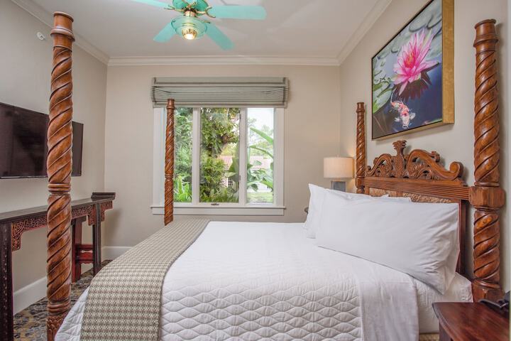 Room 8 of 27
