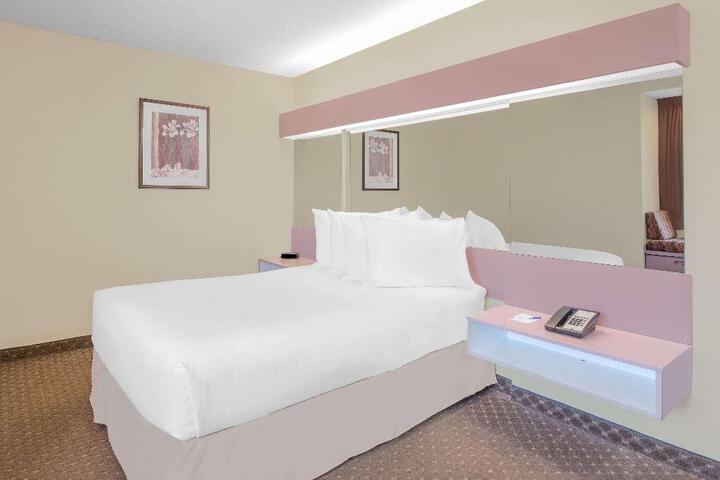 2 Double Beds (4 of 4)