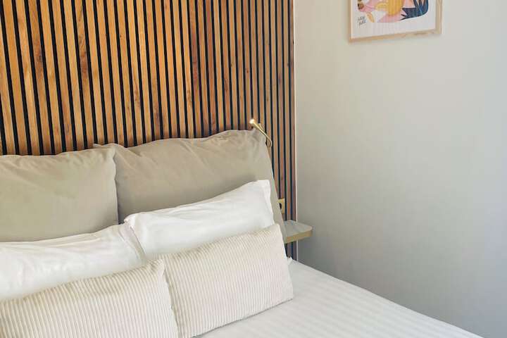 Room 40 of 153