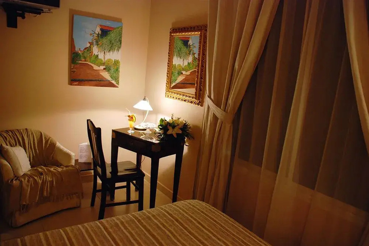 Room 2 of 21