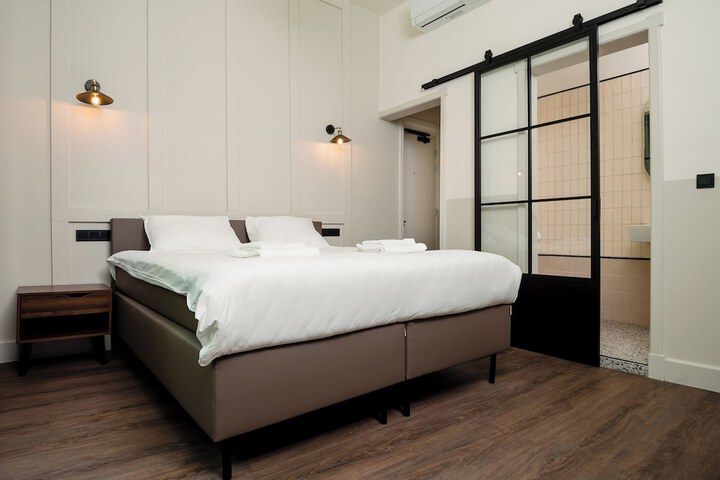 Room 14 of 50