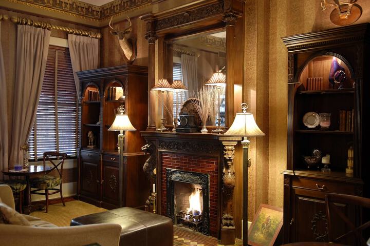 Guest Lobby