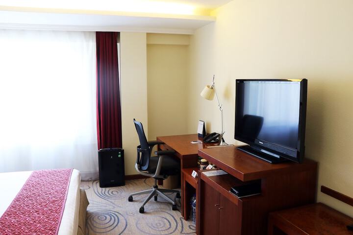 Room 26 of 326