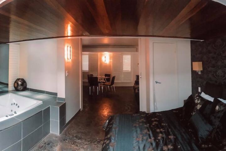 Room 3 of 94