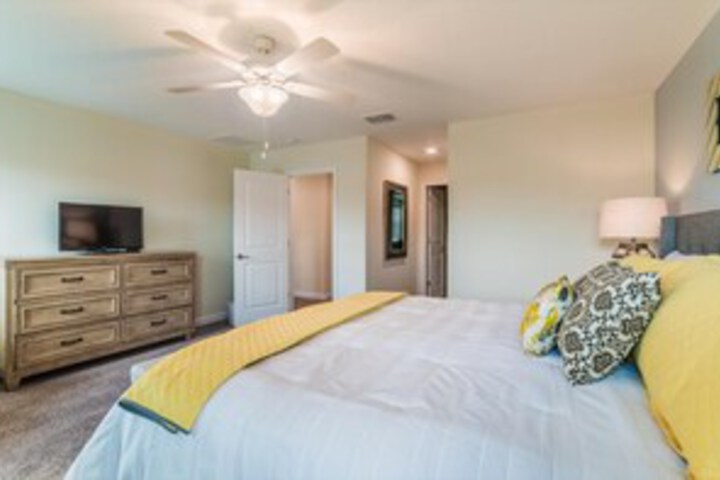 Room 21 of 33