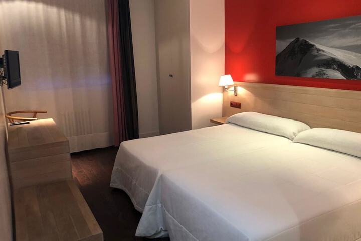 Room 8 of 56