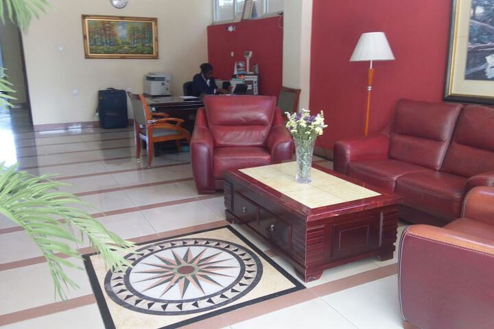 Entrance & Lobby