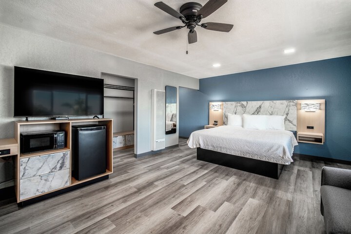Room 9 of 46