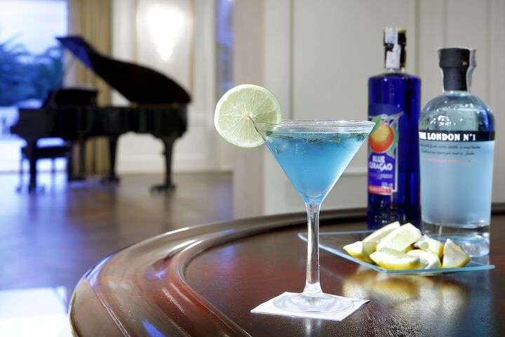Lounge 88 of 130