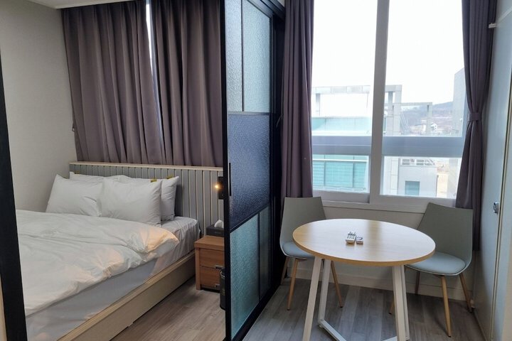Room 9 of 24