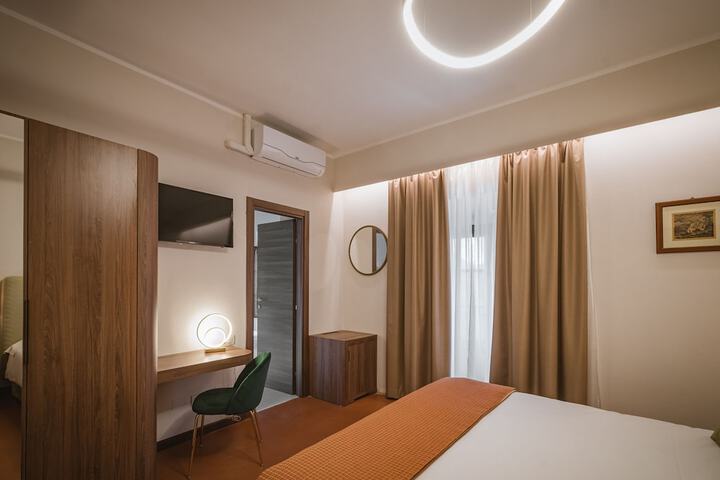Room 8 of 111