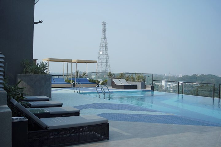 Pool 26 of 32