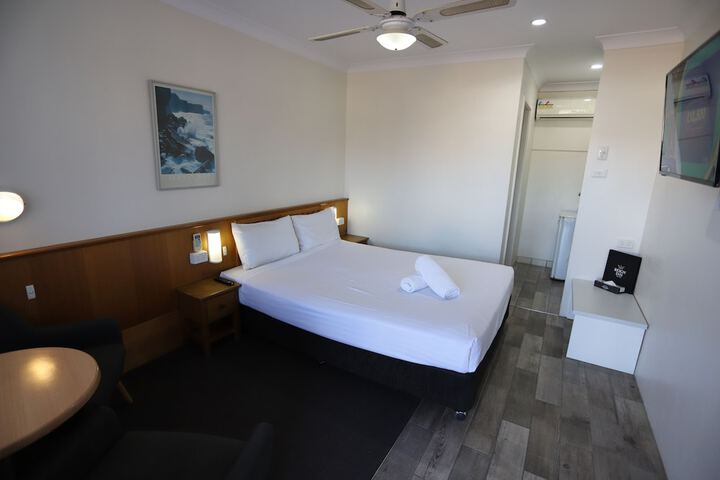 Room 19 of 121