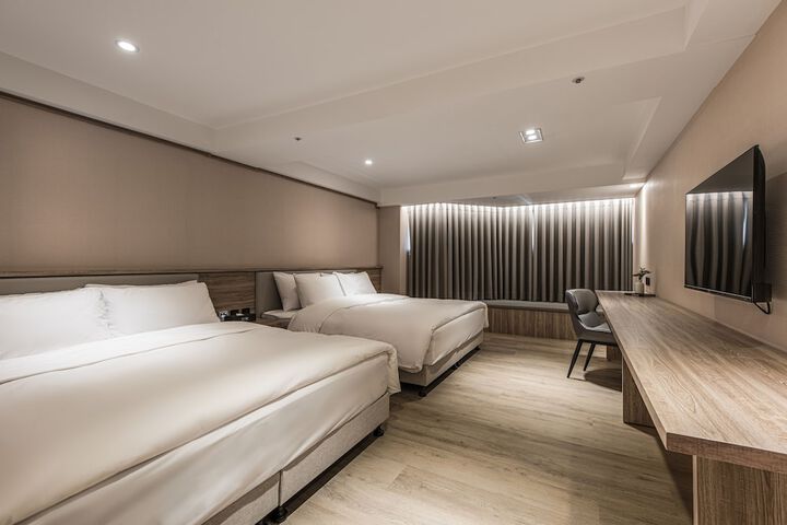 Room 12 of 145