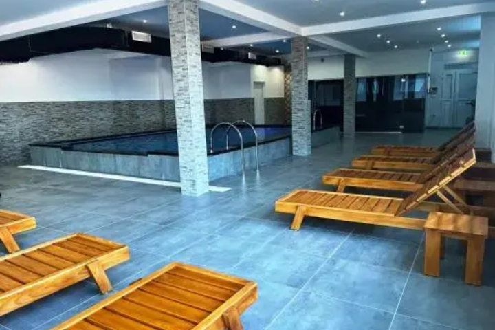 Pool 5 of 6