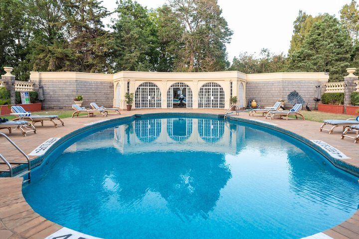 Pools & Facilities